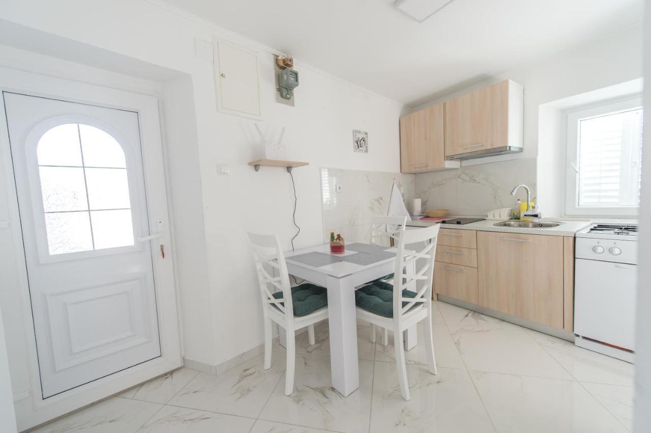 Ferienwohnung La Casa Di Pietra Krk Exterior foto